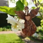 Thankgoods Rindenengel mit Herz als Anhänger – Bild 3